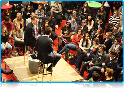 Wittenborg University Director, Maggie Feng, met Mark Rutte together with her students, the directors of Aventus, and members of the local fraction of the VVD party in Apeldoorn.