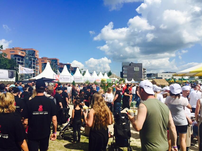 Wittenborg Students Survey More than 400 Visitors at the Apeldoorn Drakenboot Festival