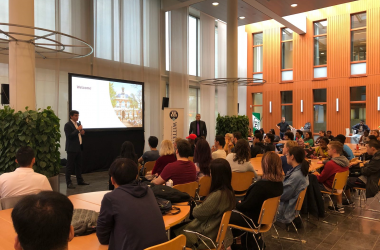 Students Share Ideas about Marketing Apeldoorn with City Officials
