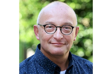 Decolonising Curriculum: Knowledge Lecturer's Insight to Changing World Views Decolonising Curriculum: Knowledge Lecturer's Insight to Changing World Views