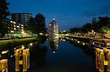 Apeldoorn Goes to the Polls