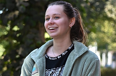 Sunny Surprises: Students Kick off 'September' Block with Warm Temperatures in Netherlands