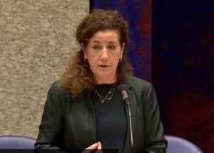 Minister: Private Dutch HE Institutions not Obliged to Justify Use of English