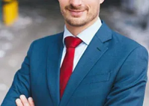 Top Advice from Business Owner Makes up for Loss of Pomp at Wittenborg Graduation Ceremony