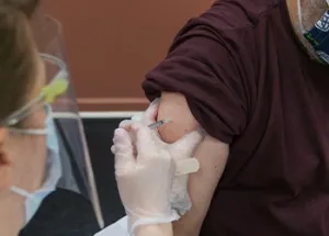 Everyone in the Netherlands to Get First Corona Jab by 1 July, Including Students 