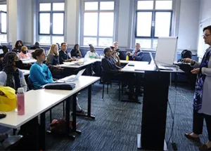 Experienced Corporate and Commercial Litigator Delivers Lecture to Students