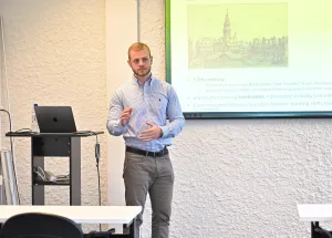 Guest Lecture Explores Banking’s Vital Role in the Global Economy