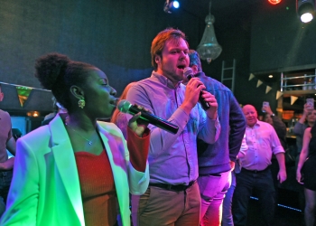 Karaoke Night Uplifts More than 100 Wittenborg Students and Staff 