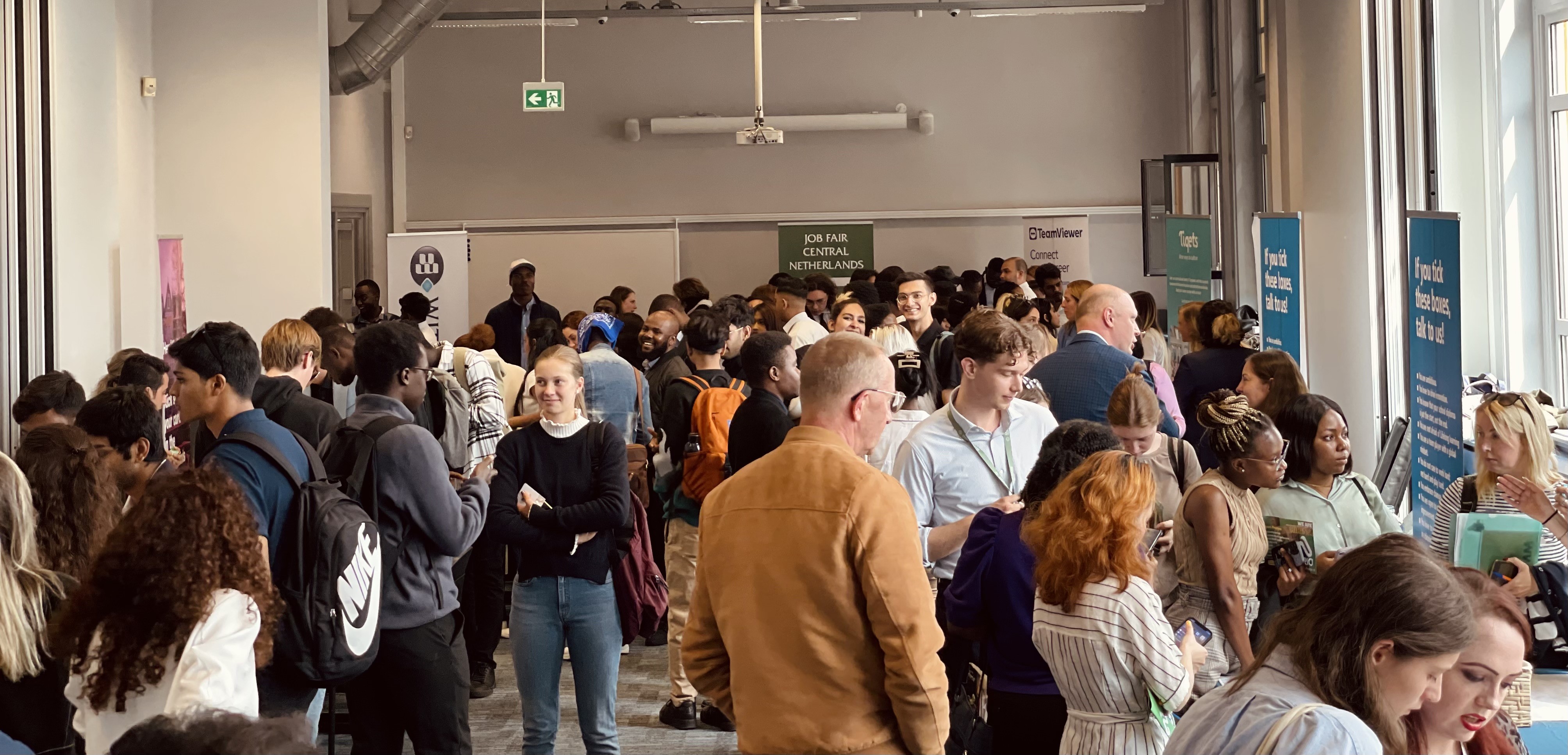 Get Connected: Mashable'S Ultimate Networking Guide - 3cw9cyg